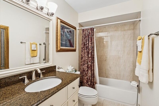 7 Atrium Cir Unit D, Atlantis, FL 33462 - bathroom with vanity and shower / tub combo with curtain
