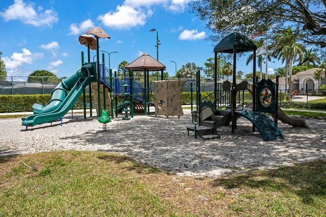 7 Atrium Cir Unit D, Atlantis, FL 33462 - view of community play area