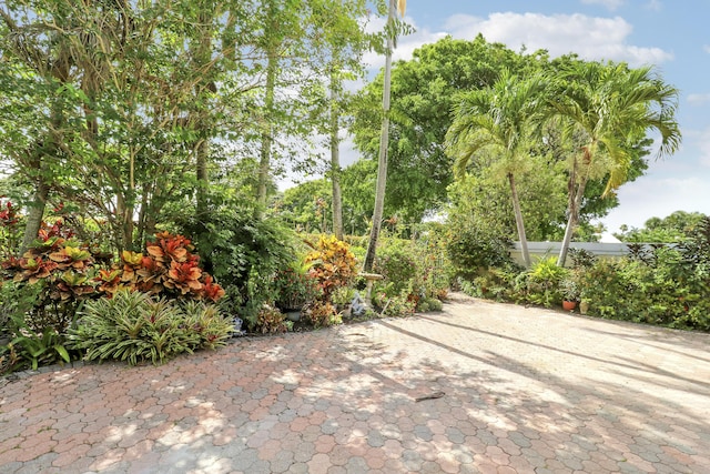 1365 Wilderness Rd, West Palm Beach, FL 33409 - view of patio / terrace