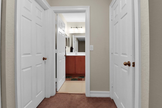 4616 Danson Way, Delray Beach, FL 33445 - corridor featuring carpet floors and a sink