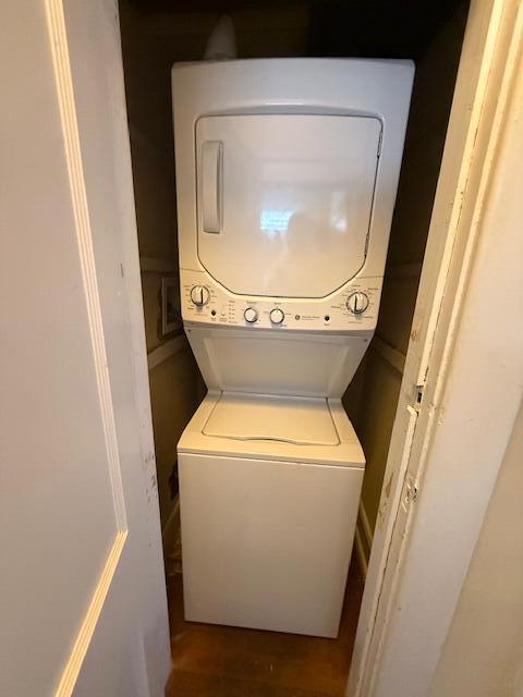 616 37th St, West Palm Beach, FL 33407 - laundry room featuring stacked washer / dryer