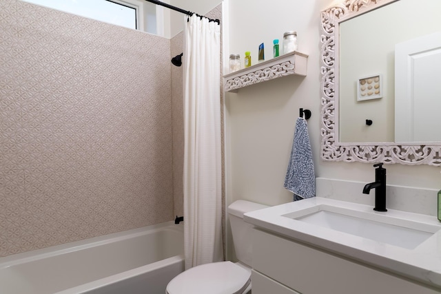424 NE Leaping Frog Way, Port Saint Lucie, FL 34983 - full bath with toilet, vanity, and shower / tub combo with curtain