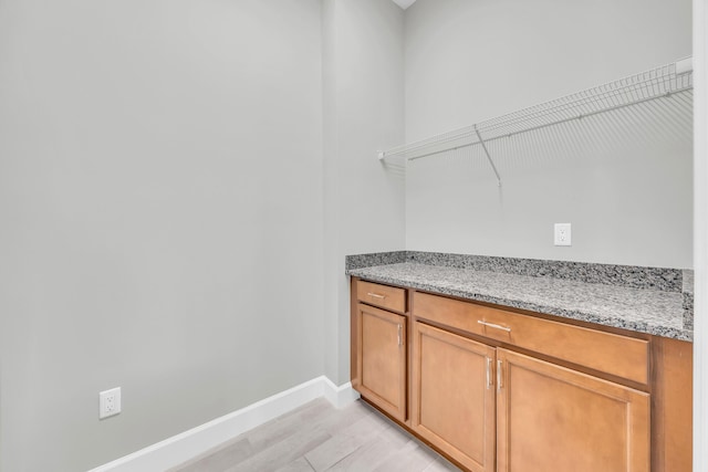 15187 Goldfinch Cir, Westlake, FL 33470 - detailed view of baseboards