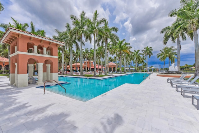 9724 Via Grandezza, Wellington, FL 33411 - community pool with a patio
