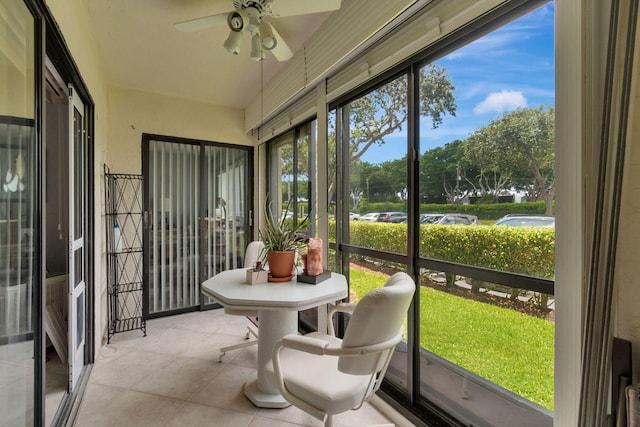 15401 Pembridge Ave Unit 9, Delray Beach, FL 33484 - sunroom featuring ceiling fan