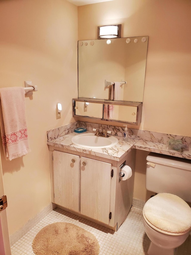 2200 Springdale Blvd Unit 306, Palm Springs, FL 33461 - half bath with vanity and toilet