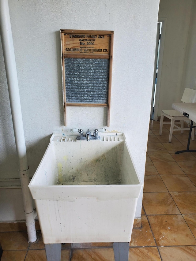 2200 Springdale Blvd Unit 306, Palm Springs, FL 33461 - detailed view of a sink