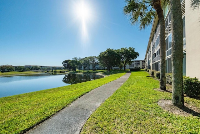 2905 Victoria Pl Unit D3, Coconut Creek, FL 33066 - view of community with a water view and a lawn