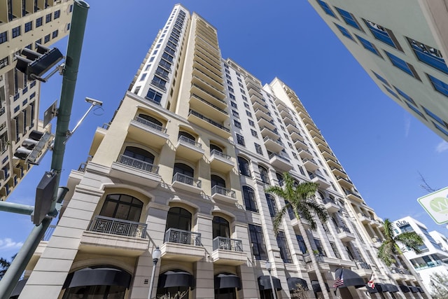 701 S Olive Ave Unit 714, West Palm Beach, FL 33401 - view of apartment building / complex