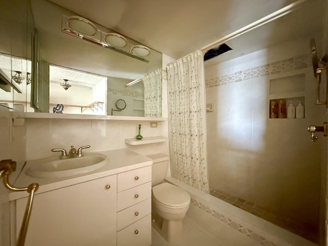 1100 Crystal Lake Dr Unit 107, Deerfield Beach, FL 33064 - full bath featuring vanity and tile patterned flooring