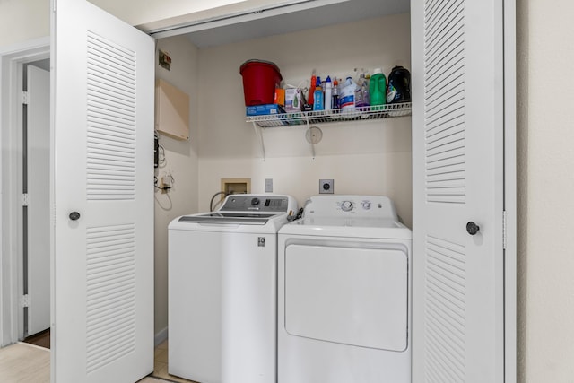 10263 N Circle Lake Dr Unit 201, Boynton Beach, FL 33437 - laundry area featuring independent washer and dryer