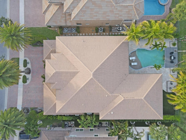 718 Edgebrook Ln, West Palm Beach, FL 33411 - bird's eye view of a pool area