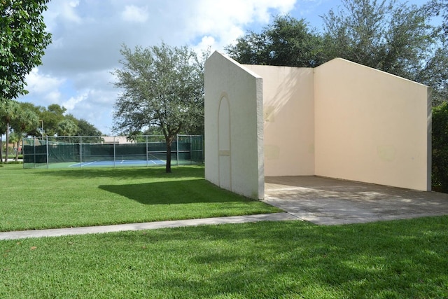 416 Cottonwood Pl, Boca Raton, FL 33431 - view of yard with a tennis court