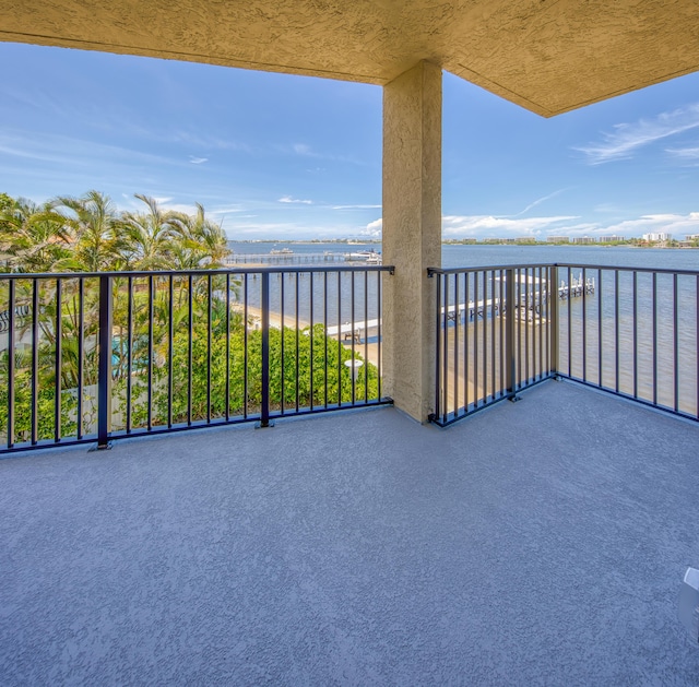 896 N Federal Hwy Unit 324, Lantana, FL 33462 - balcony featuring a water view