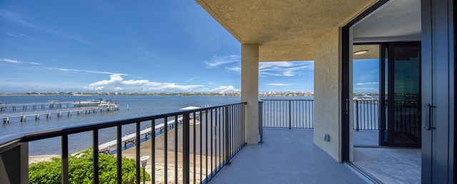 896 N Federal Hwy Unit 324, Lantana, FL 33462 - balcony featuring a water view