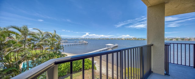 896 N Federal Hwy Unit 324, Lantana, FL 33462 - balcony featuring a water view