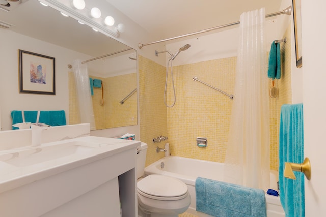 740 Horizons W Unit 207, Boynton Beach, FL 33435 - bathroom with shower / tub combo and vanity