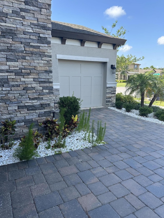 13106 Jeter Creek Dr, Riverview, FL 33579 - garage with driveway