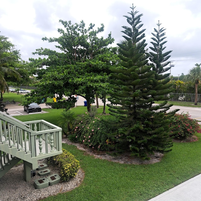 70 Easthampton C, West Palm Beach, FL 33417 - view of grassy yard