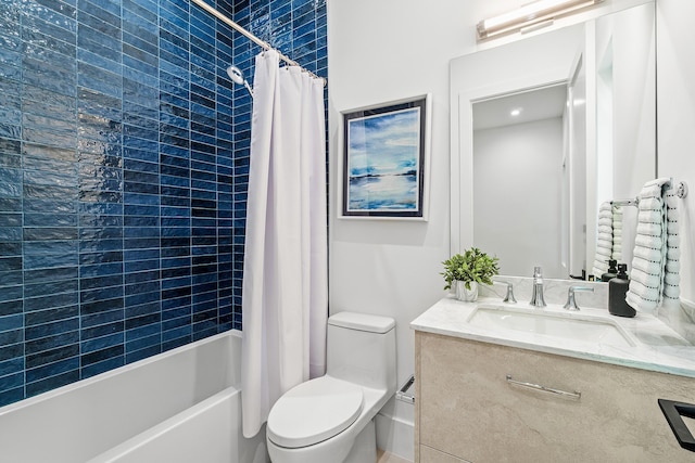17 NW 15th St, Delray Beach, FL 33444 - full bath featuring vanity and shower / bath combination with curtain