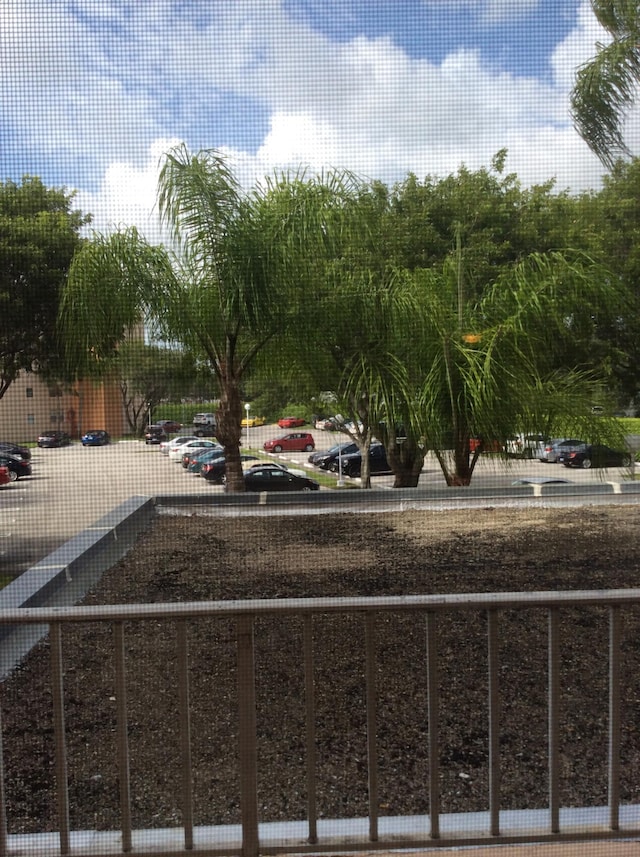 470 Executive Center Dr Unit 2K, West Palm Beach, FL 33401 - view of yard