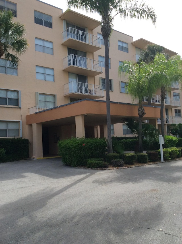 470 Executive Center Dr Unit 2K, West Palm Beach, FL 33401 - view of apartment building / complex
