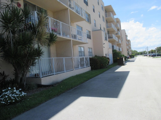 470 Executive Center Dr Unit 2K, West Palm Beach, FL 33401 - view of apartment building / complex