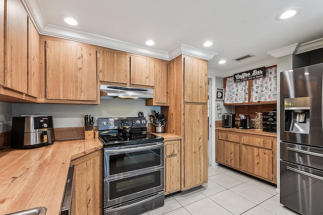 11063 Oakdale Rd, Boynton Beach, FL 33437 - kitchen featuring appliances with stainless steel finishes, under cabinet range hood, crown molding, light tile patterned floors, and recessed lighting
