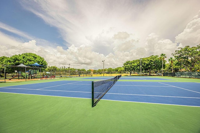 1606 16th Ave N, Lake Worth Beach, FL 33460 - view of tennis court featuring community basketball court