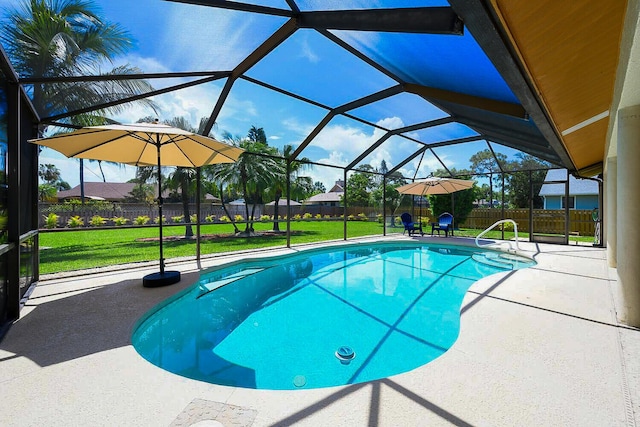 2282 NE Marlberry Ln, Jensen Beach, FL 34957 - view of pool featuring a patio, a fenced backyard, and a lanai