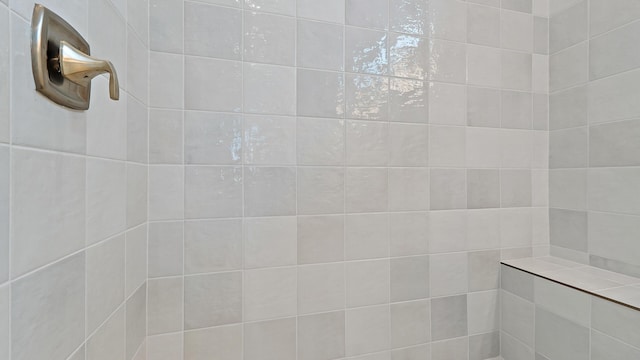 203 SE Via Sangro, Port Saint Lucie, FL 34952 - bathroom featuring tiled shower