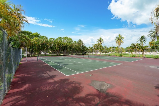 5961 NW 61st Ave Unit 203, Tamarac, FL 33319 - view of tennis court