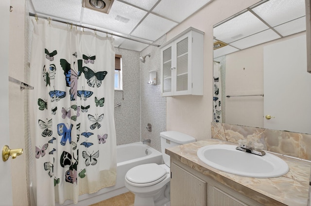 102 Normandy Ln Unit C, Delray Beach, FL 33484 - full bath featuring shower / bath combination with curtain, vanity, and a paneled ceiling