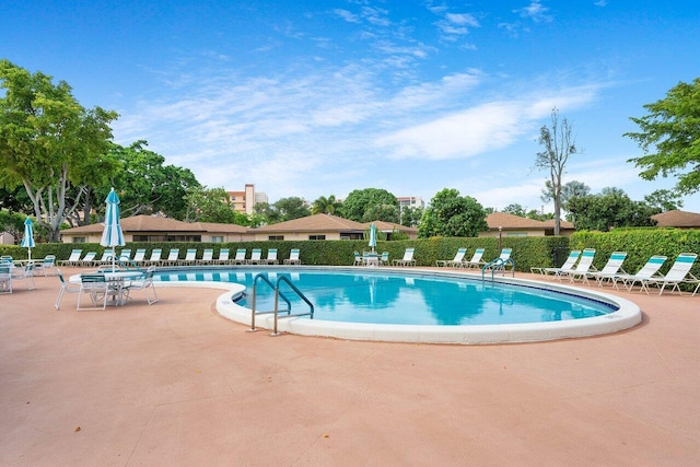 14721 Bonaire Blvd Unit 101, Delray Beach, FL 33446 - community pool with a patio area