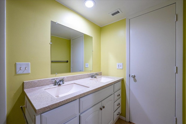 14 Plantation Dr Unit 105, Vero Beach, FL 32966 - bathroom with double vanity