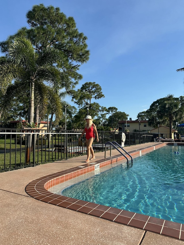 1957 SW Palm City Rd Unit B, Stuart, FL 34994 - view of community pool