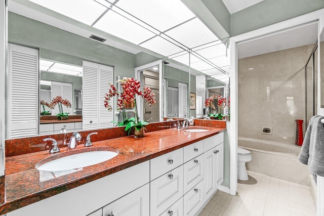 5020 Golfview Ct Unit 1422, Delray Beach, FL 33484 - full bathroom with a closet, double vanity, washtub / shower combination, and tile patterned flooring