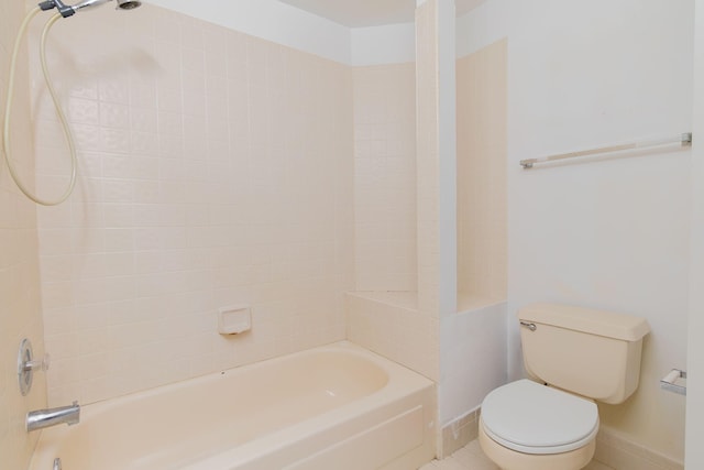 8057 Cassia Dr, Boynton Beach, FL 33472 - full bath featuring toilet and shower / tub combination