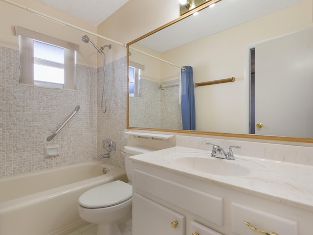 625 SW 21st Cir, Boynton Beach, FL 33426 - bathroom with shower / tub combo with curtain and vanity