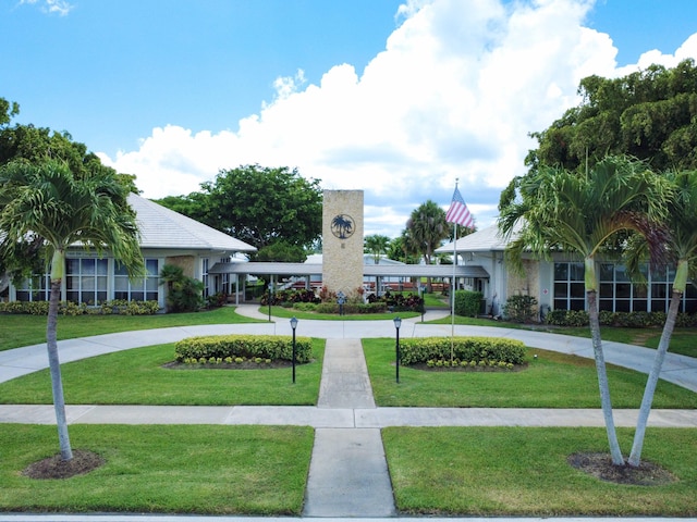 625 SW 21st Cir, Boynton Beach, FL 33426 - view of community featuring a lawn