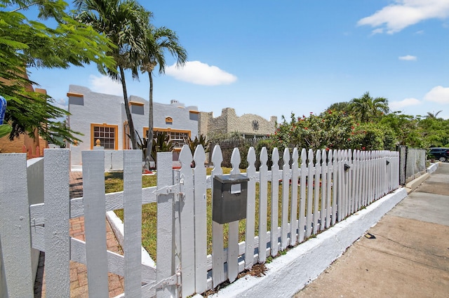 511 S K St, Lake Worth Beach, FL 33460 - view of front of house with stucco siding