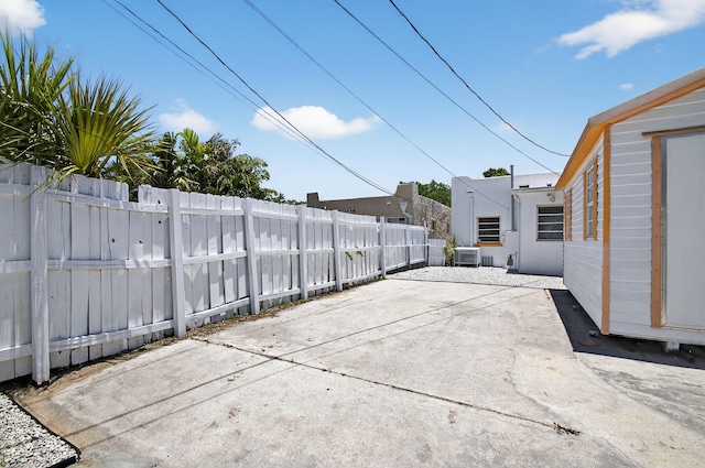 511 S K St, Lake Worth Beach, FL 33460 - view of patio / terrace