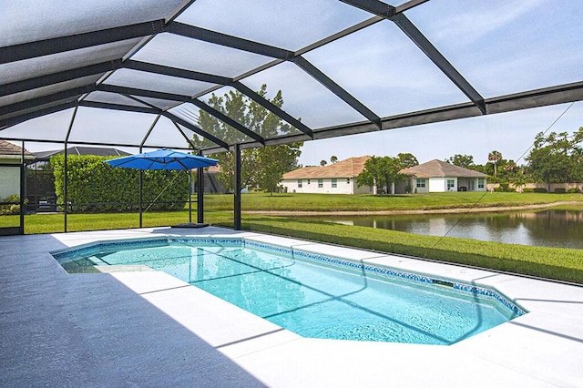 3165 Berkley Square Way, Vero Beach, FL 32966 - outdoor pool featuring a water view, a yard, a patio, and a lanai