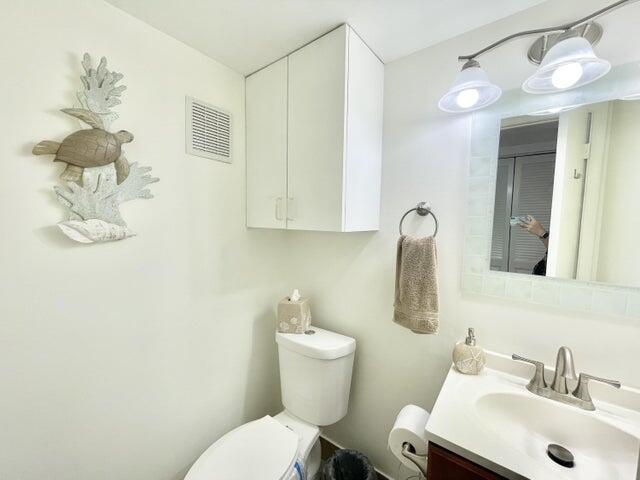 188 Upminster I Unit 188, Deerfield Beach, FL 33442 - bathroom with toilet and vanity