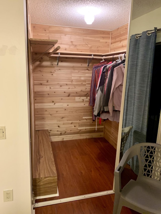 190 Charter Way, West Palm Beach, FL 33407 - walk in closet with wood finished floors