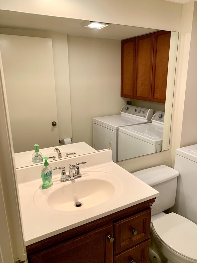 190 Charter Way, West Palm Beach, FL 33407 - half bath featuring washer and dryer and vanity