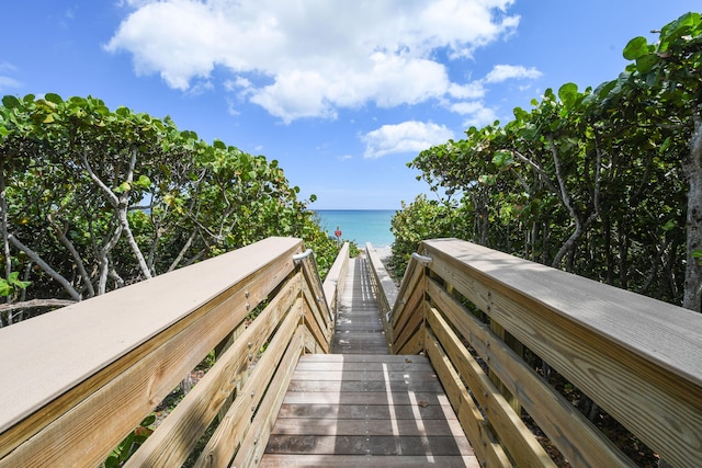 650 NE Waters Edge Ln, Port Saint Lucie, FL 34983 - view of home's community featuring view of water and beach