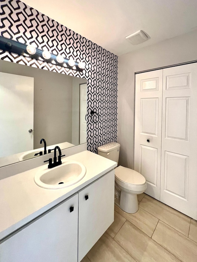 9815 Watermill Cir Unit B, Boynton Beach, FL 33437 - half bathroom featuring vanity and toilet