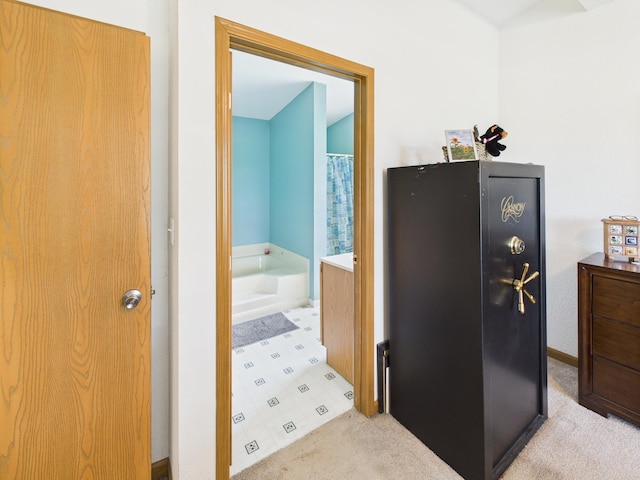 7281 NW 90th Ct, Okeechobee, FL 34972 - full bath with a tub to relax in