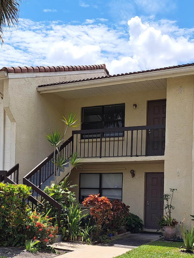 22415 SW 61st Way Unit 204, Boca Raton, FL 33428 - view of property with stairway